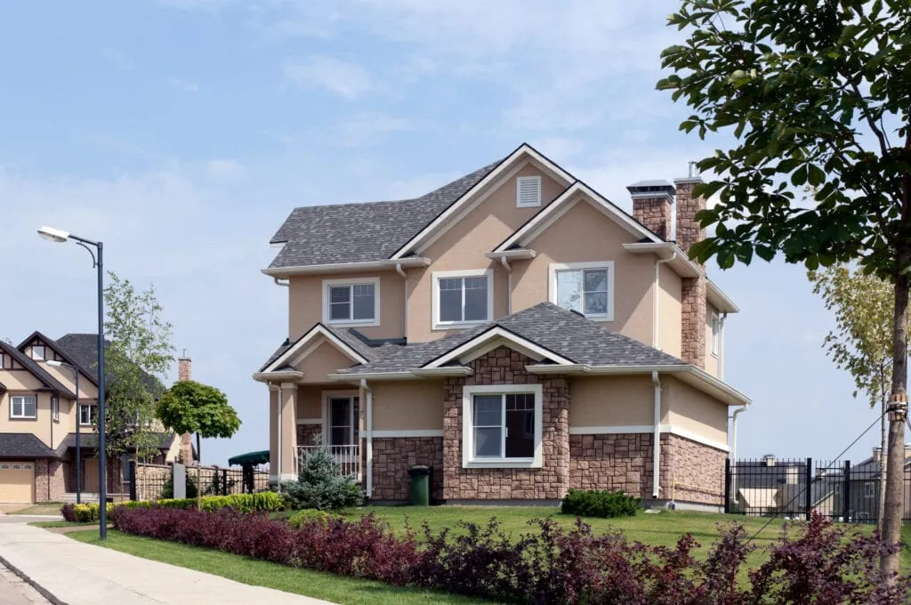 Production Builders vs. Custom Builders: Which is Right for You?